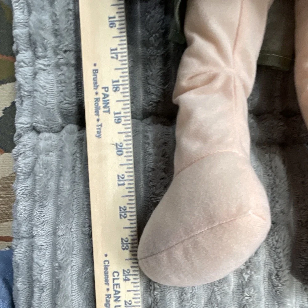 Silly Puppets Amy (caucasian) 24 Inch Full Body Puppet Ventriloquist Plush - Picture 5 of 6